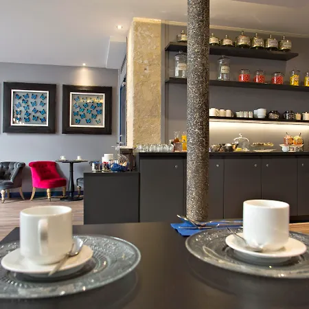 Mademoiselle Hotel