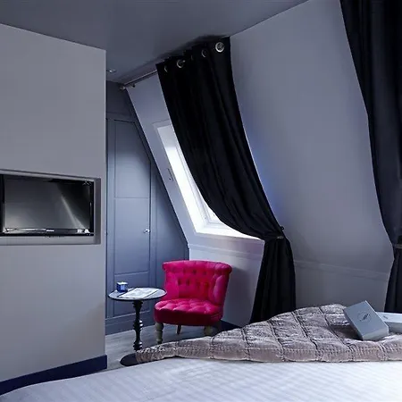 Hotel Mademoiselle 4*