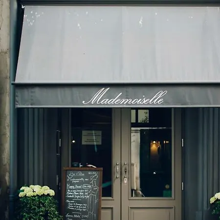 Mademoiselle 4*
