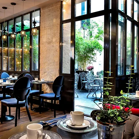 Mademoiselle Hotel