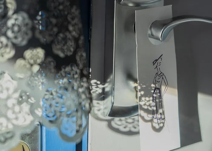 Mademoiselle Hotel Paris